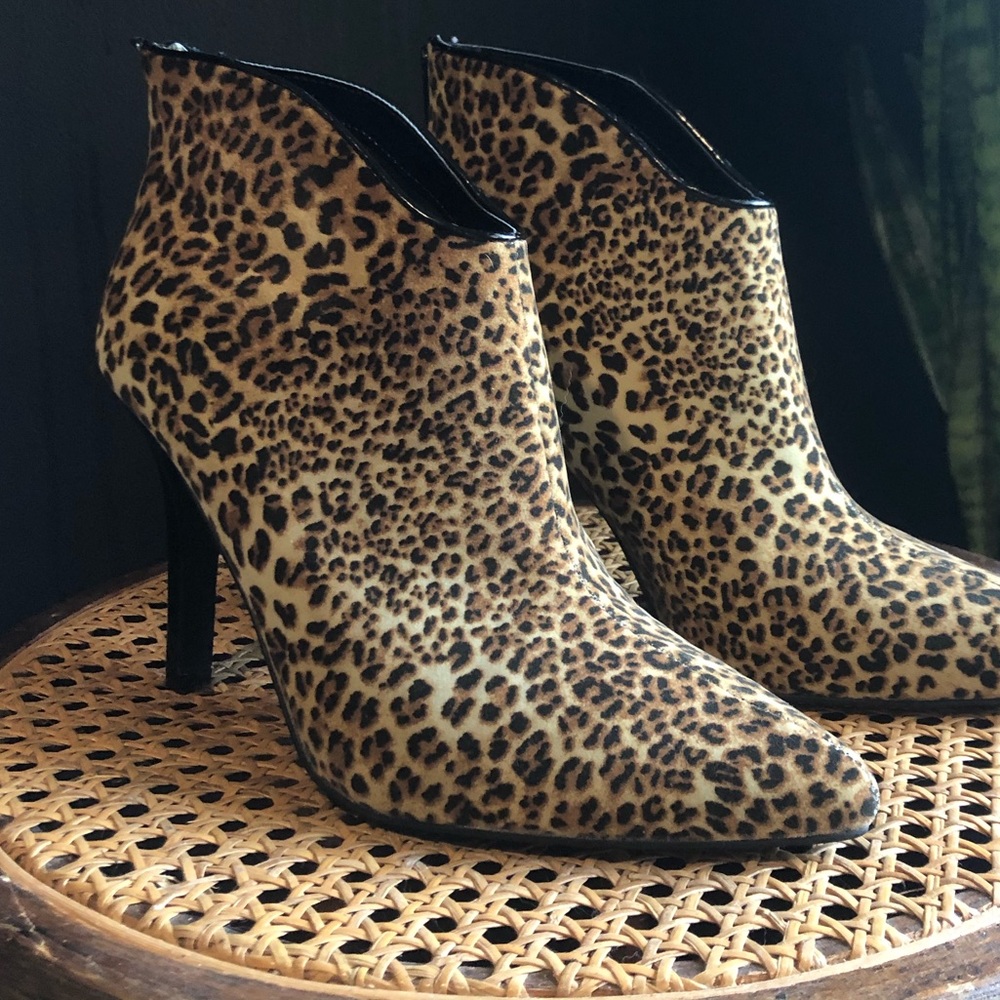 Carlos Santana Leopard Booties 8.5M